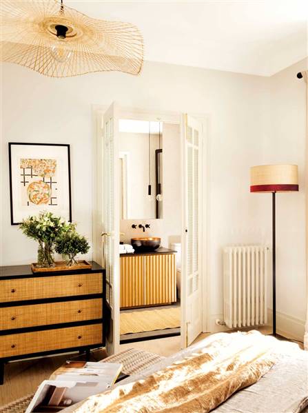Very Stylish Bedroom Decor Ideas For The Wall In Front Of The Bed