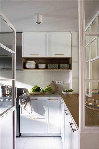 White Kitchens Full Of Light, Beauty And Spaciousness