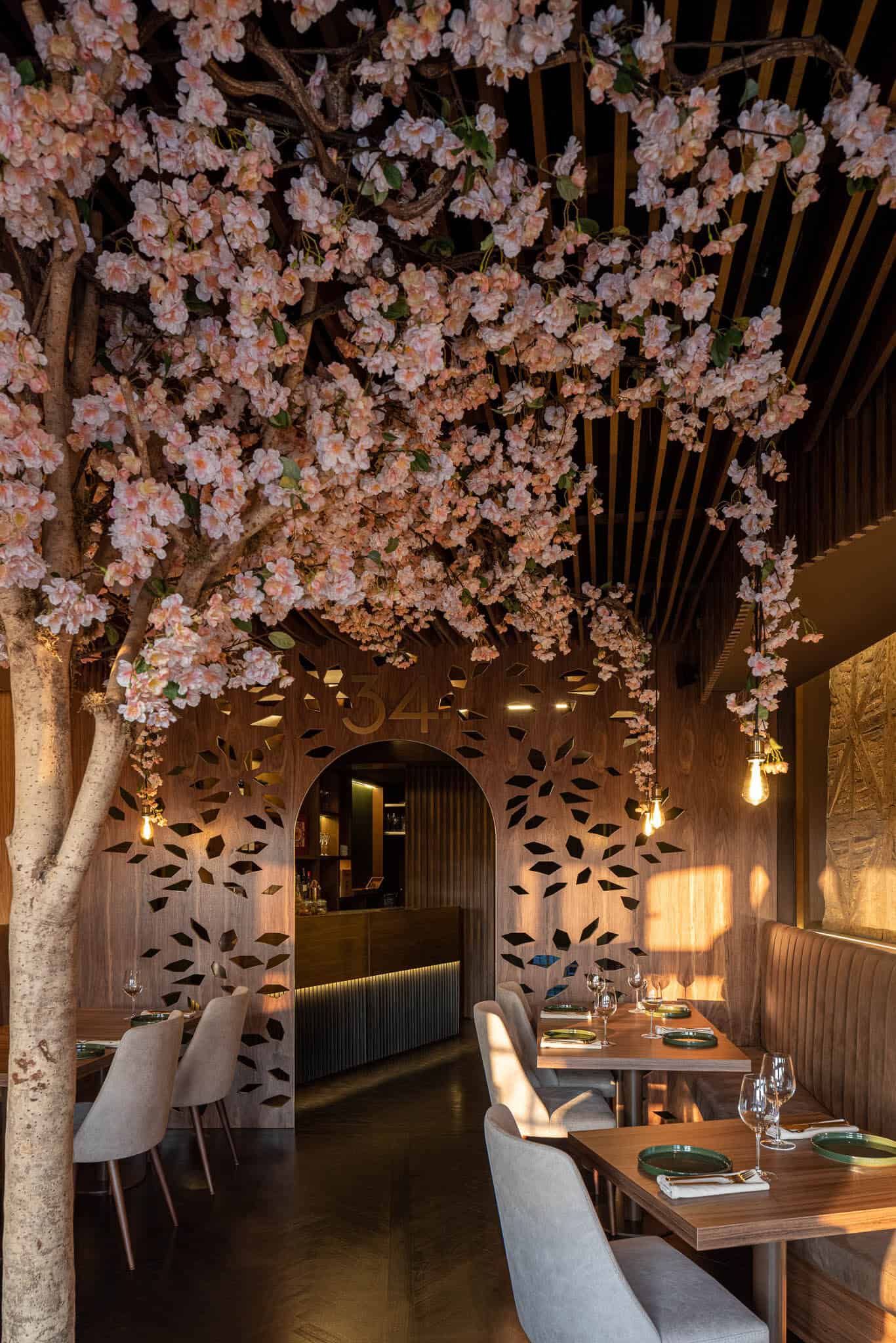 34 Restaurant - A Restaurant inspired by the “art nouveau” movement 34 Restaurant - A Restaurant inspired by the “art nouveau” movement