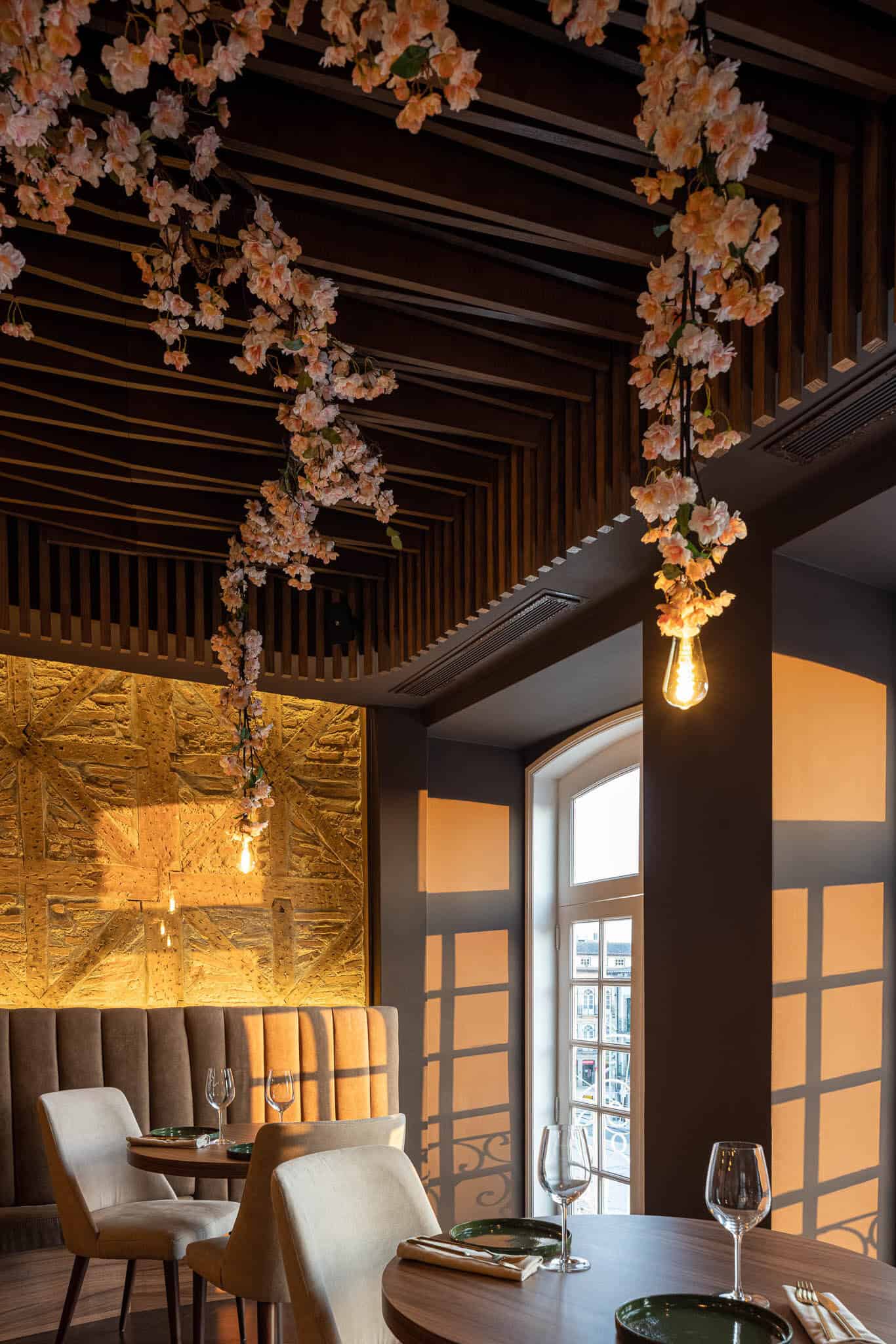 34 Restaurant - A Restaurant inspired by the “art nouveau” movement 34 Restaurant - A Restaurant inspired by the “art nouveau” movement