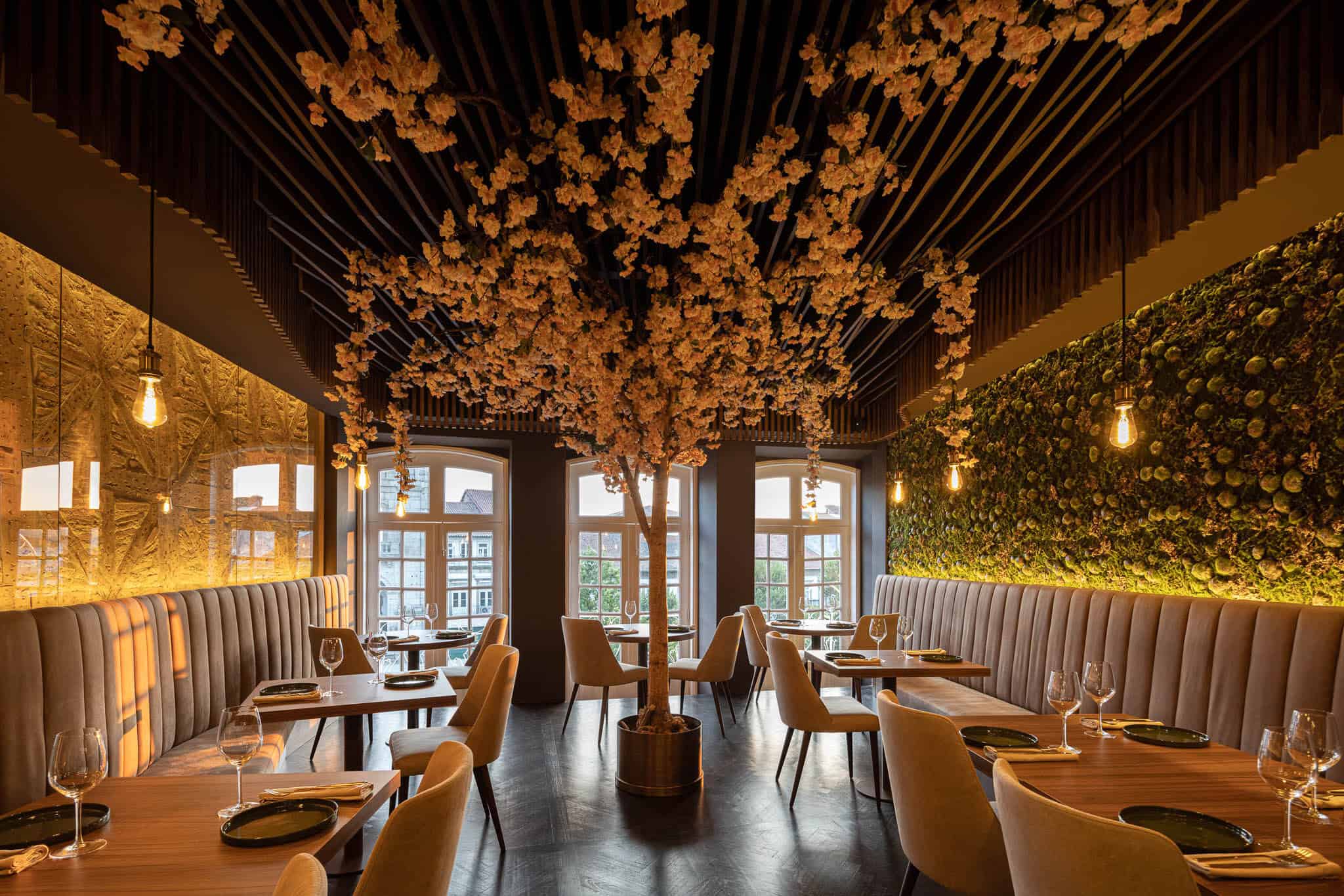 34 Restaurant - A Restaurant inspired by the “art nouveau” movement 34 Restaurant - A Restaurant inspired by the “art nouveau” movement