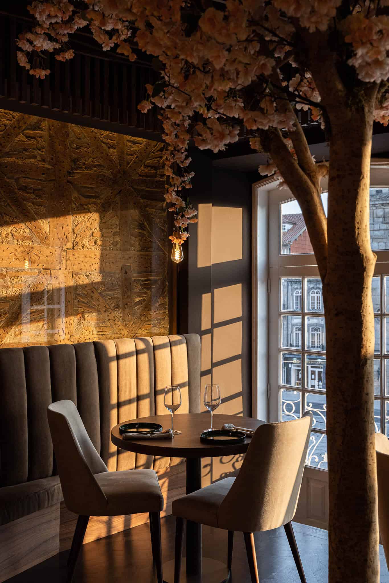 34 Restaurant - A Restaurant inspired by the “art nouveau” movement 34 Restaurant - A Restaurant inspired by the “art nouveau” movement