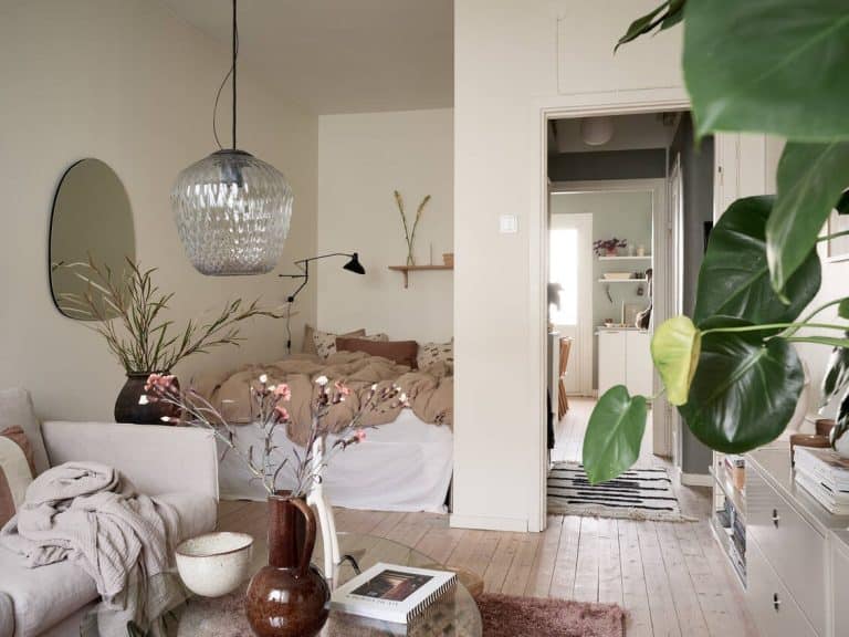 How About Green Walls In Contrast To White Woodwork? How About Green Walls In Contrast To White Woodwork?