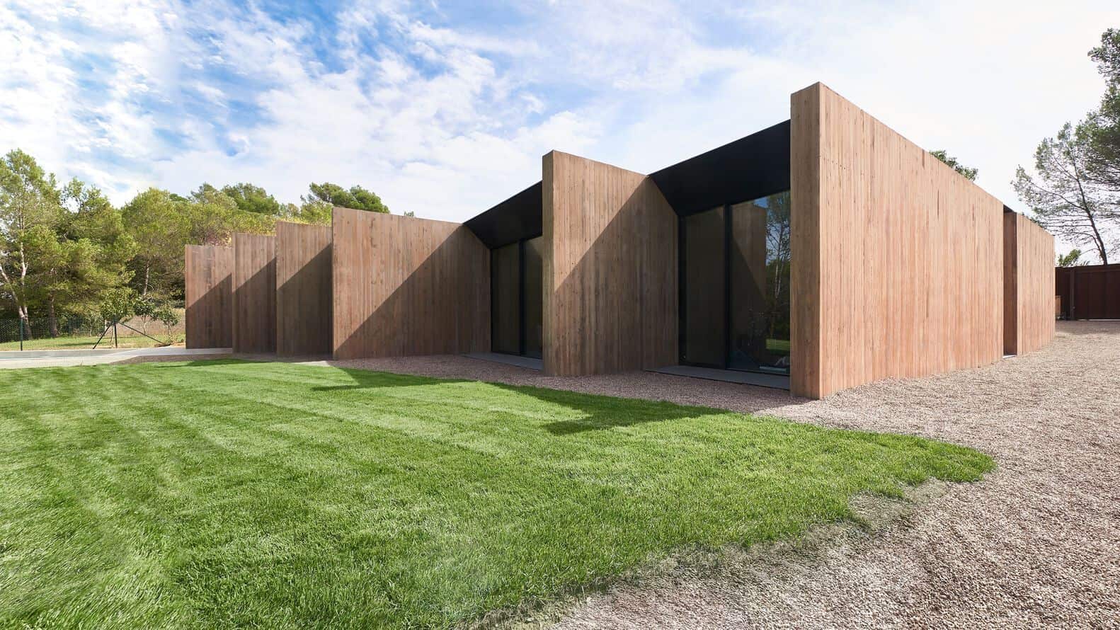 Limit House by Atheleia Arquitectura in Sant Julia de Ramis, Spain Limit House by Atheleia Arquitectura in Sant Julia de Ramis, Spain