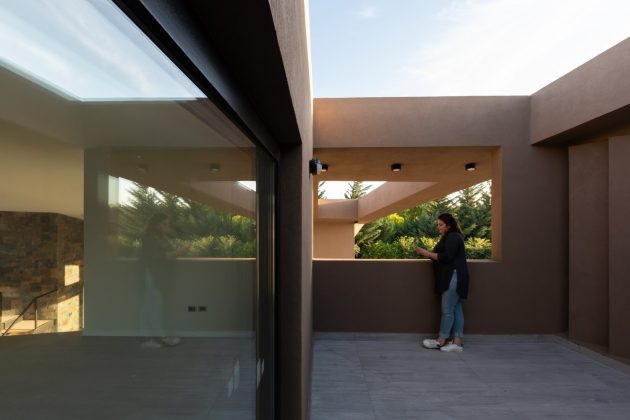 One Roof House by Ambroggio Arquitectos in Rio Cuarto, Argentina