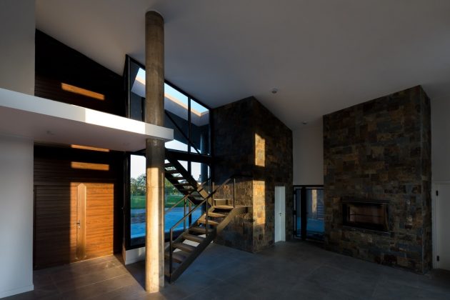 One Roof House by Ambroggio Arquitectos in Rio Cuarto, Argentina