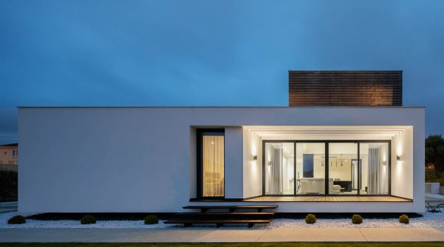 TD House – The House With Wooden Volumes in Sintra, Portugal