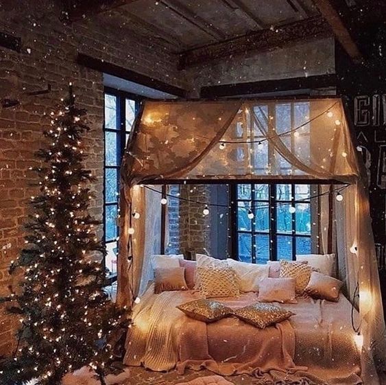 9 Bedrooms Specially Decorated For Christmas That You'll Get Inspired