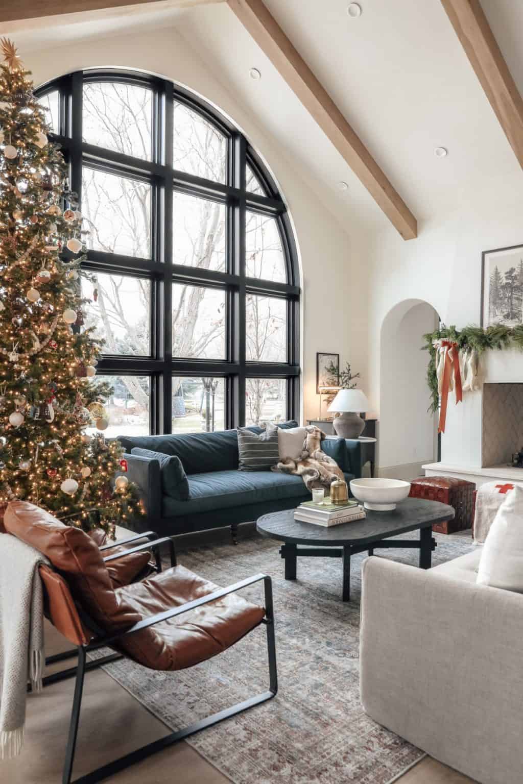 Natural And Neutral Christmas Decoration Natural And Neutral Christmas Decoration