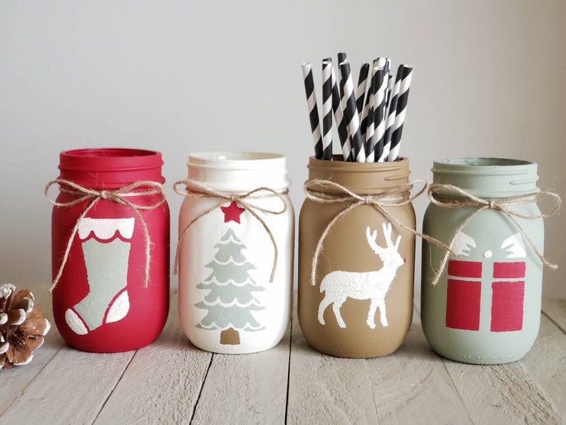 15 Charming Christmas Mason Jar Decorations For The Table