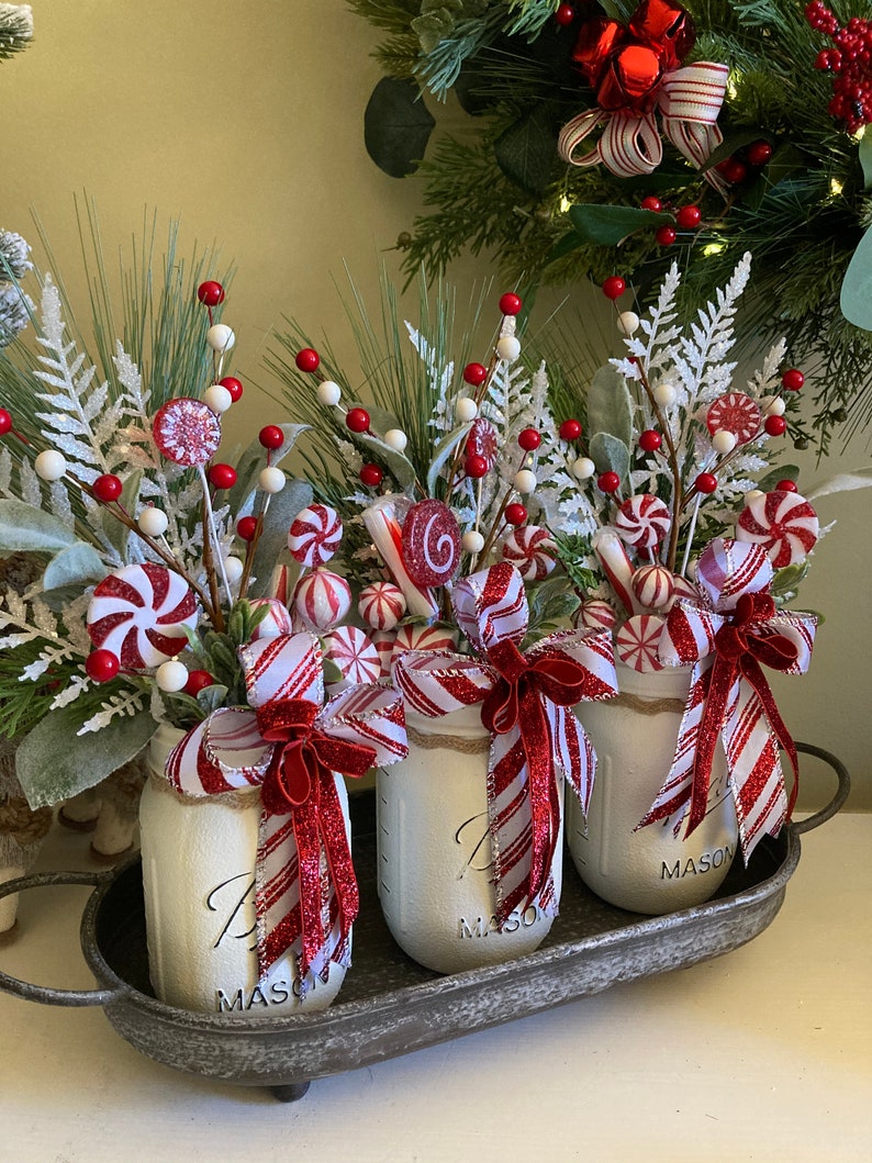 15 Charming Christmas Mason Jar Decorations For The Table