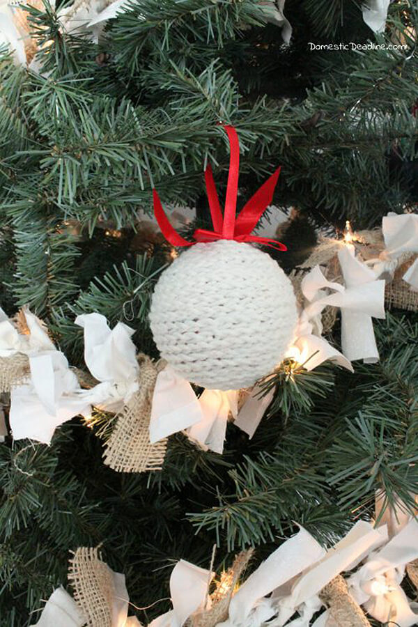 15 Festive DIY Christmas Ornament Ideas You Must Craft This Year