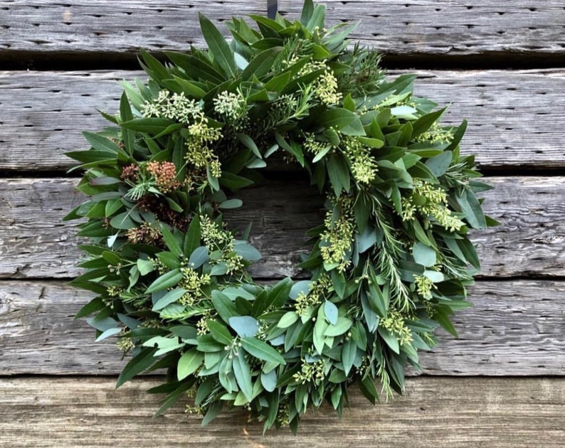 16 Refreshing Winter Wreath Designs To Hang After Christmas