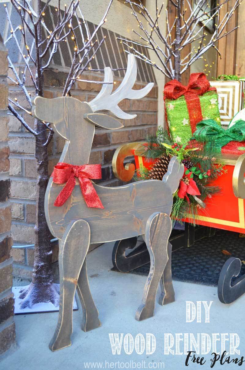 16 Wonderful Outdoor Christmas Décor Crafts You Mustn't Miss