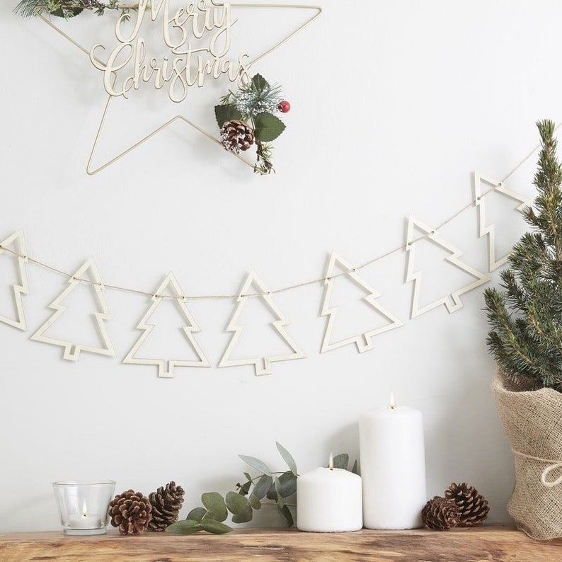 17 Merry & Bright Christmas Garland Designs For The Festive Season