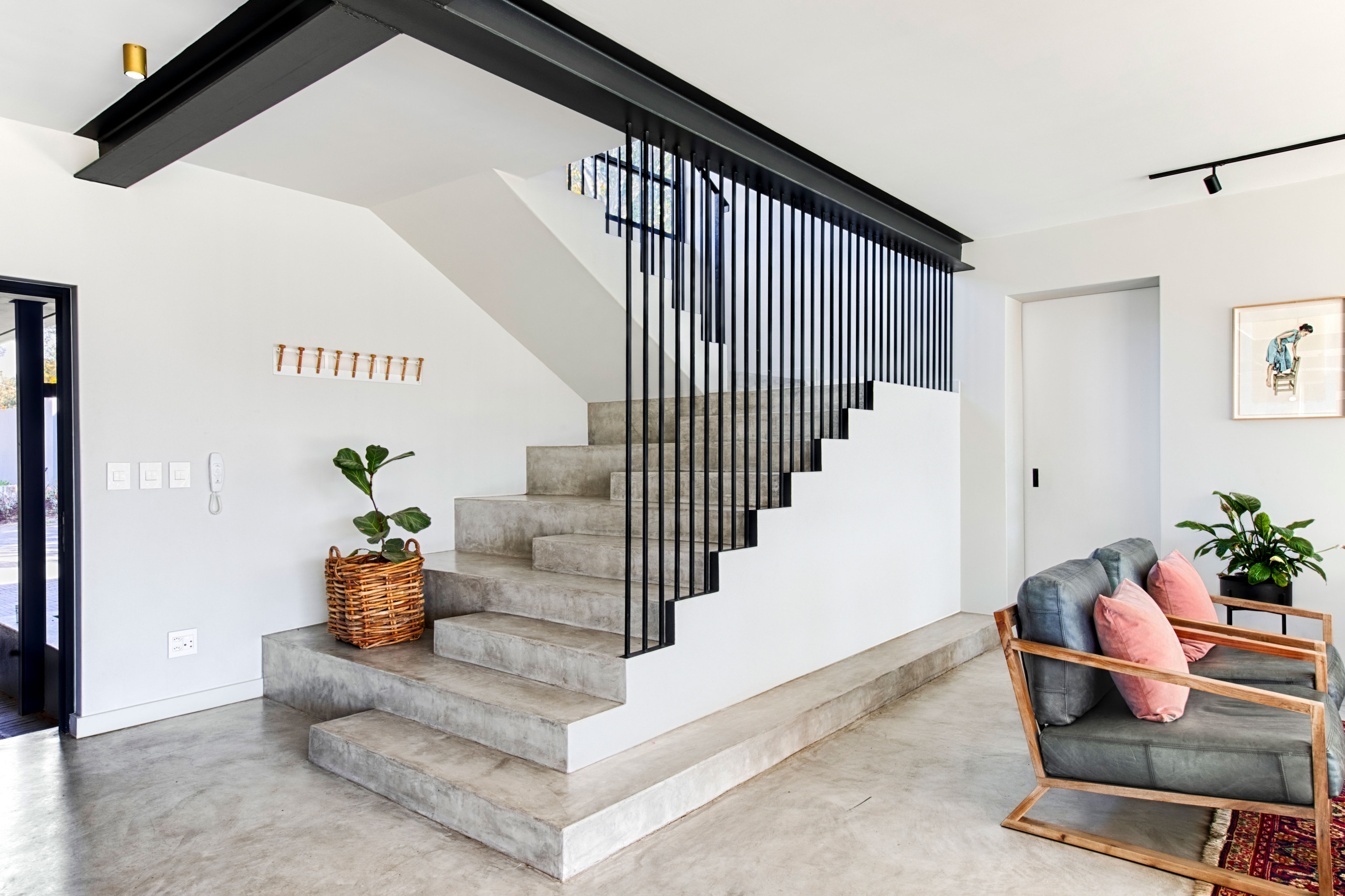 20 Elegant Contemporary Staircase Designs That Are Just Out Of This World