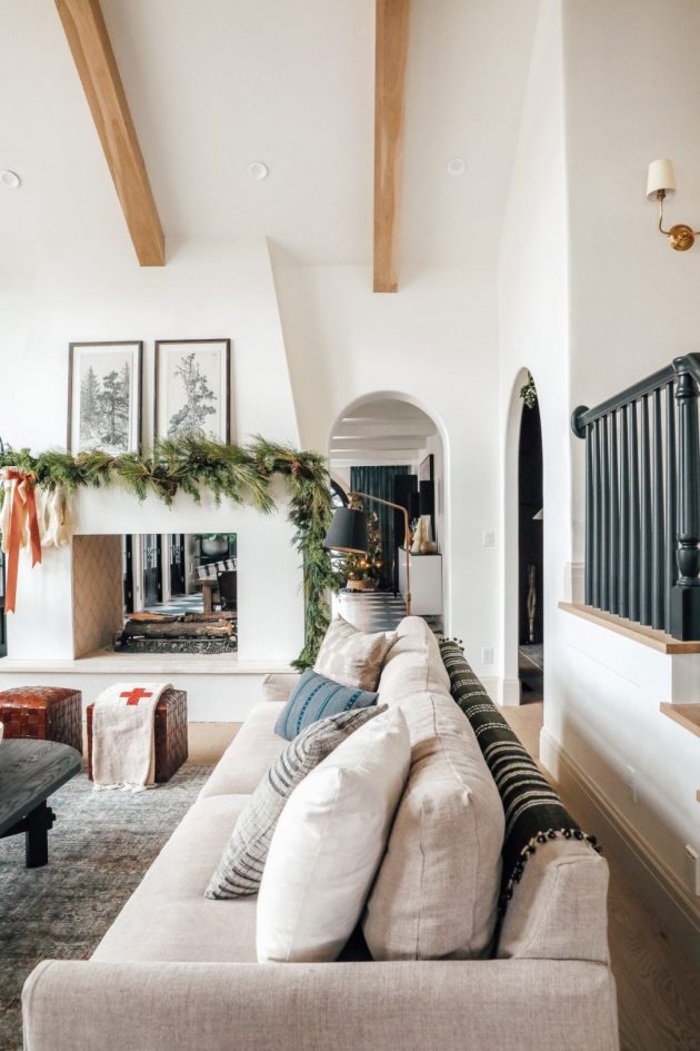 Natural And Neutral Christmas Decoration