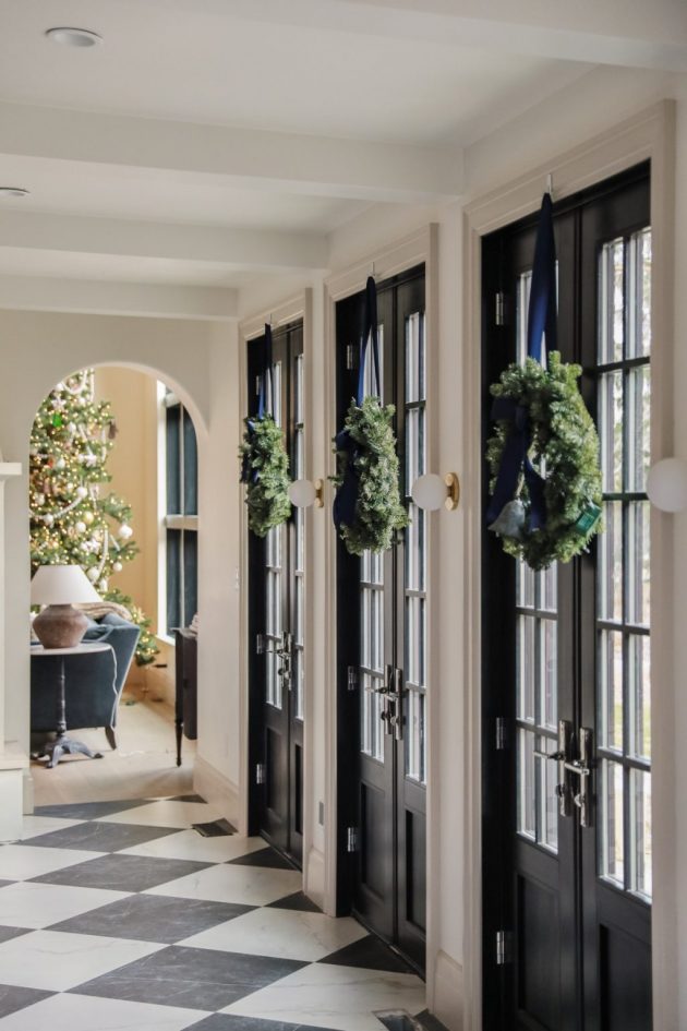 Natural And Neutral Christmas Decoration