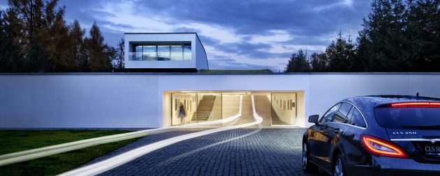 Autofamily House by KWK Promes in Poland