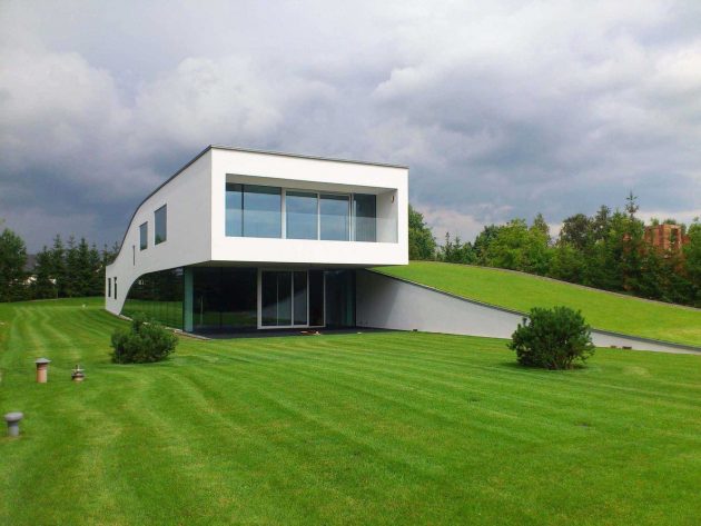 Autofamily House by KWK Promes in Poland
