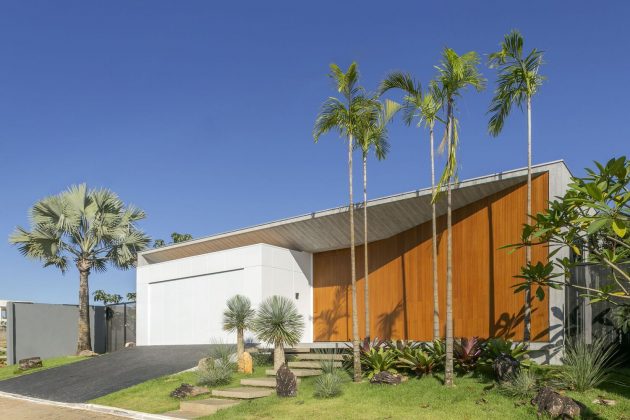 Barra House by SAINZ Arquitetura in Brasilia, Brazil