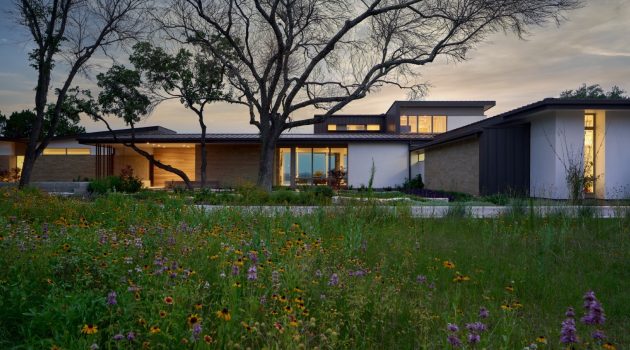 Cliffside Lakehouse by LaRue Architects on Lake Travis in Austin, Texas