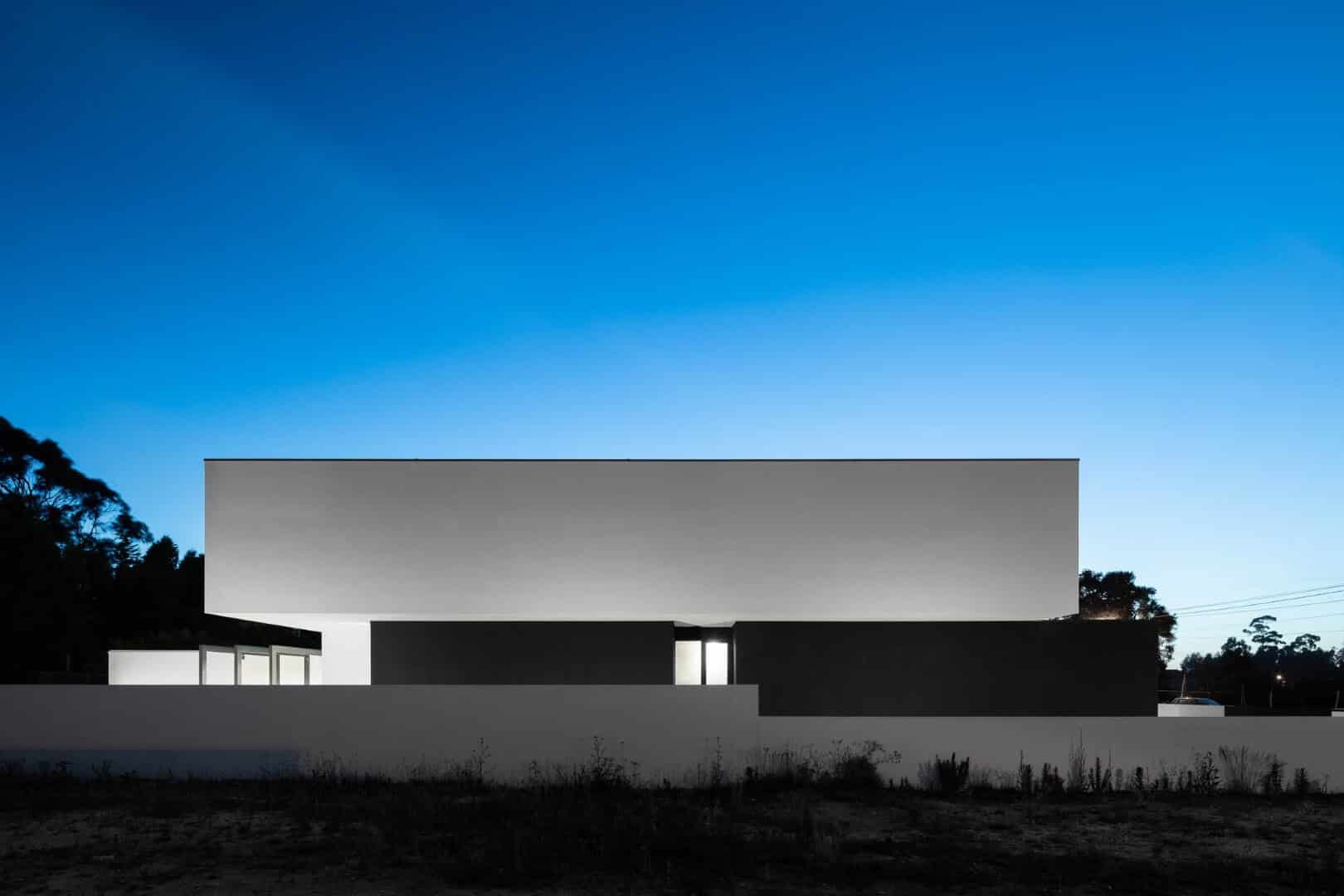 Diagonal House by Frari Architecture Network in Aveiro, Portugal Diagonal House by Frari Architecture Network in Aveiro, Portugal