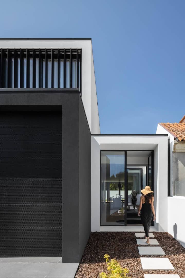 Diagonal House by Frari Architecture Network in Aveiro, Portugal Diagonal House by Frari Architecture Network in Aveiro, Portugal