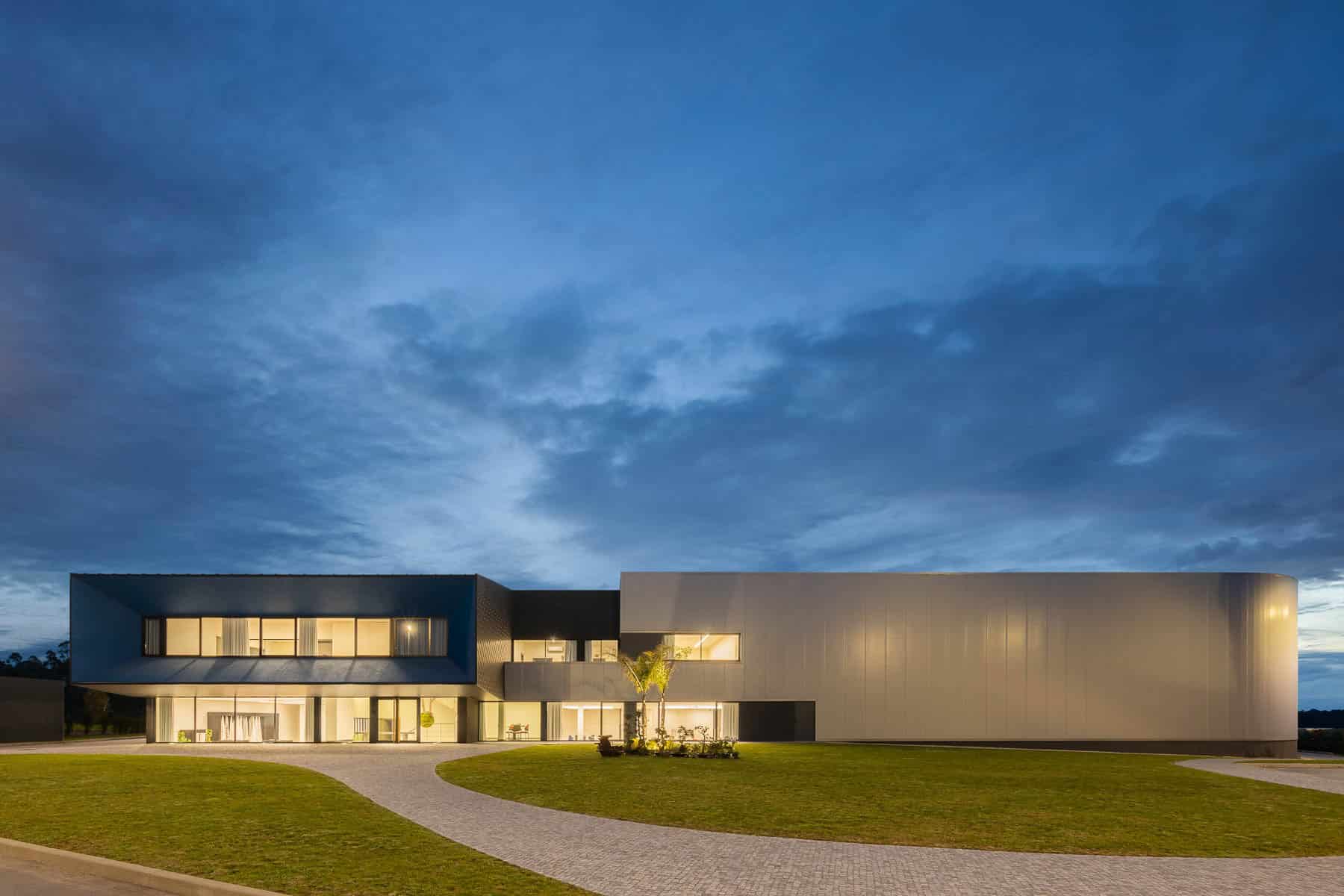 Duvalli Industrial Building by 3.14 Arquitectura in Santa Maria da Feirra, Portugal Duvalli Industrial Building by 3.14 Arquitectura in Santa Maria da Feirra, Portugal