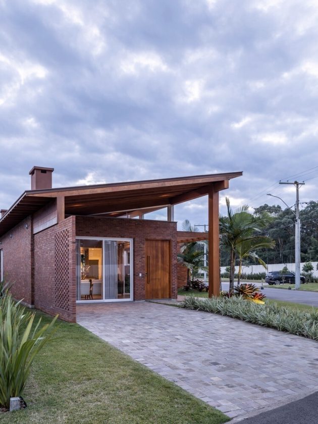 Malibu H25 House by Integra Studio Arquitetura in Brazil