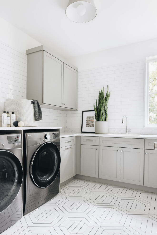 4. Kamping Out 4. Kamping Out