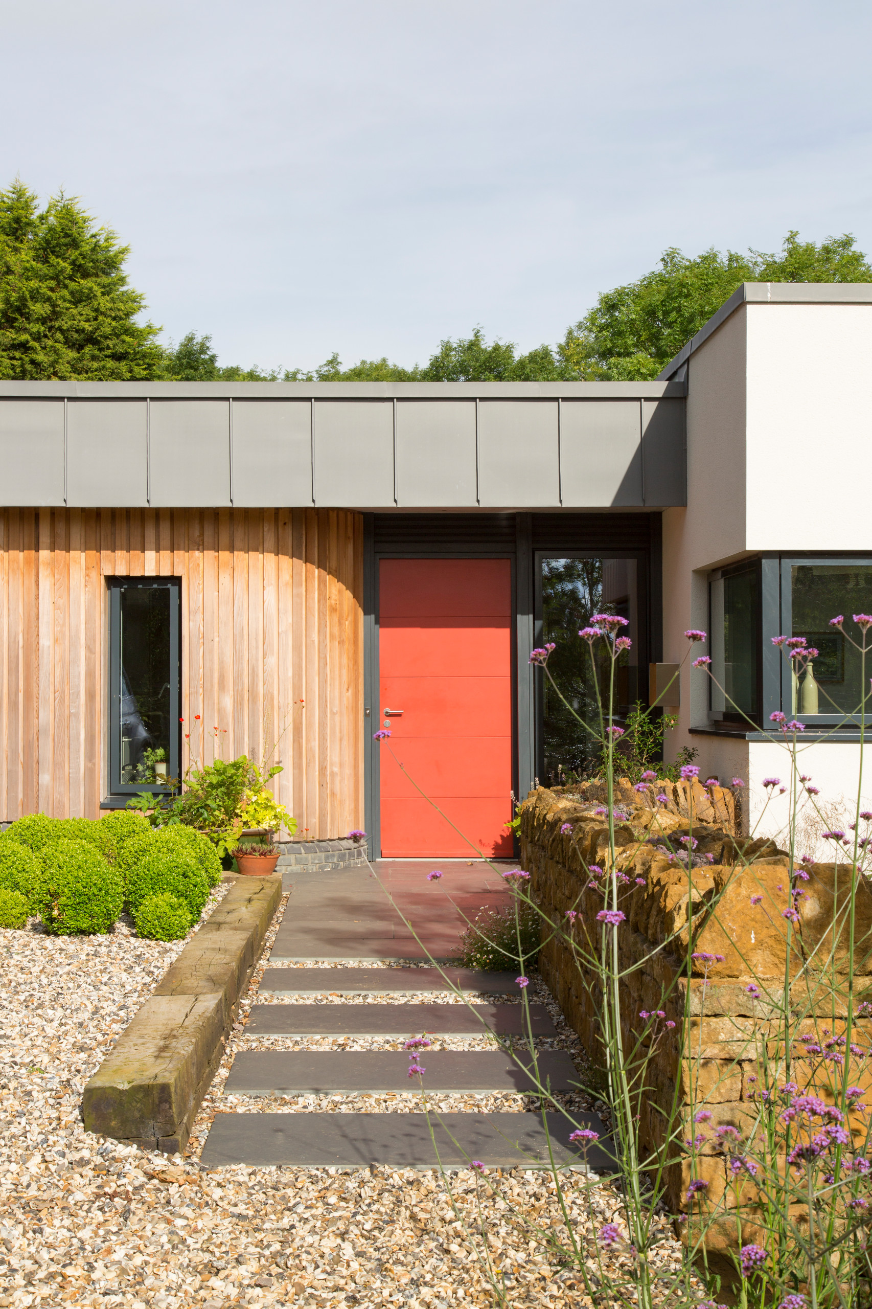 20 Inviting Contemporary Entrance Designs You're Going To Love