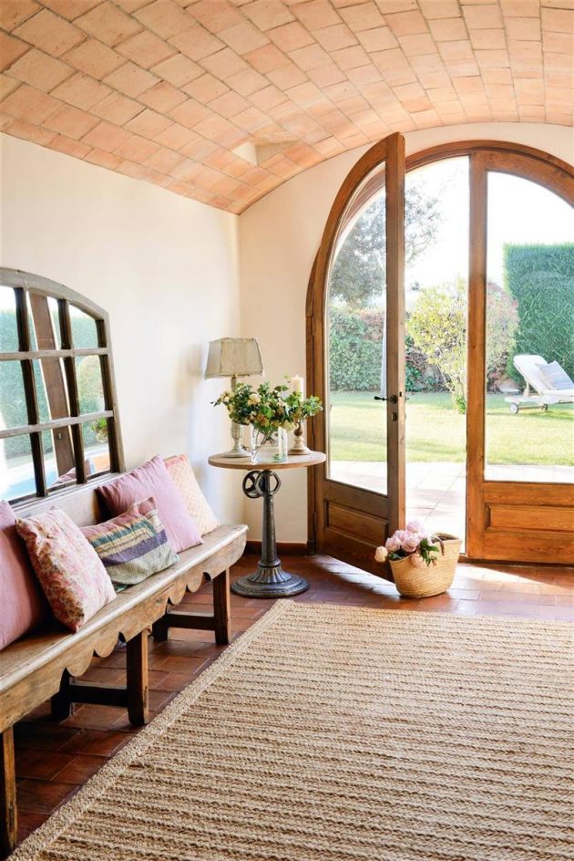 10 Cozy And Stylish Rustic Wooden Halls To Warm Up The Entrance