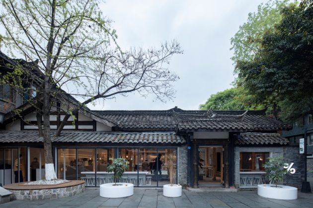 Arabica, Wide & Narrow Alley in Chengdu by B.L.U.E. Architecture Studio