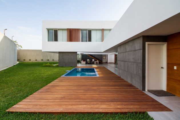 PL House by AI2 Design in Piura, Peru