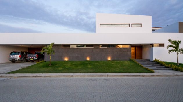 PL House by AI2 Design in Piura, Peru