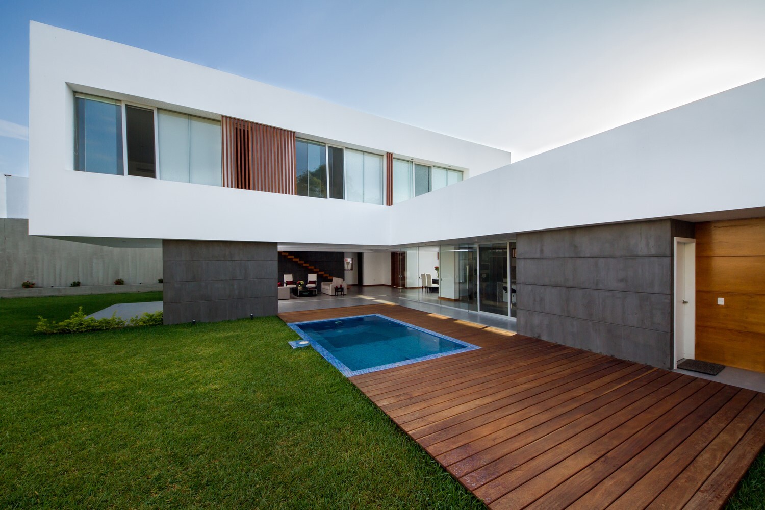 PL House by AI2 Design in Piura, Peru