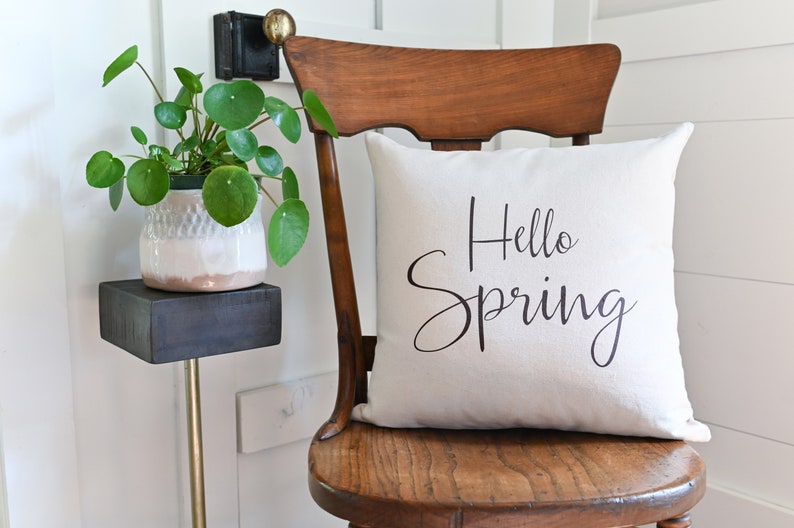 15 Awesome Spring Pillow Designs That Will Update Your Couch For The Season