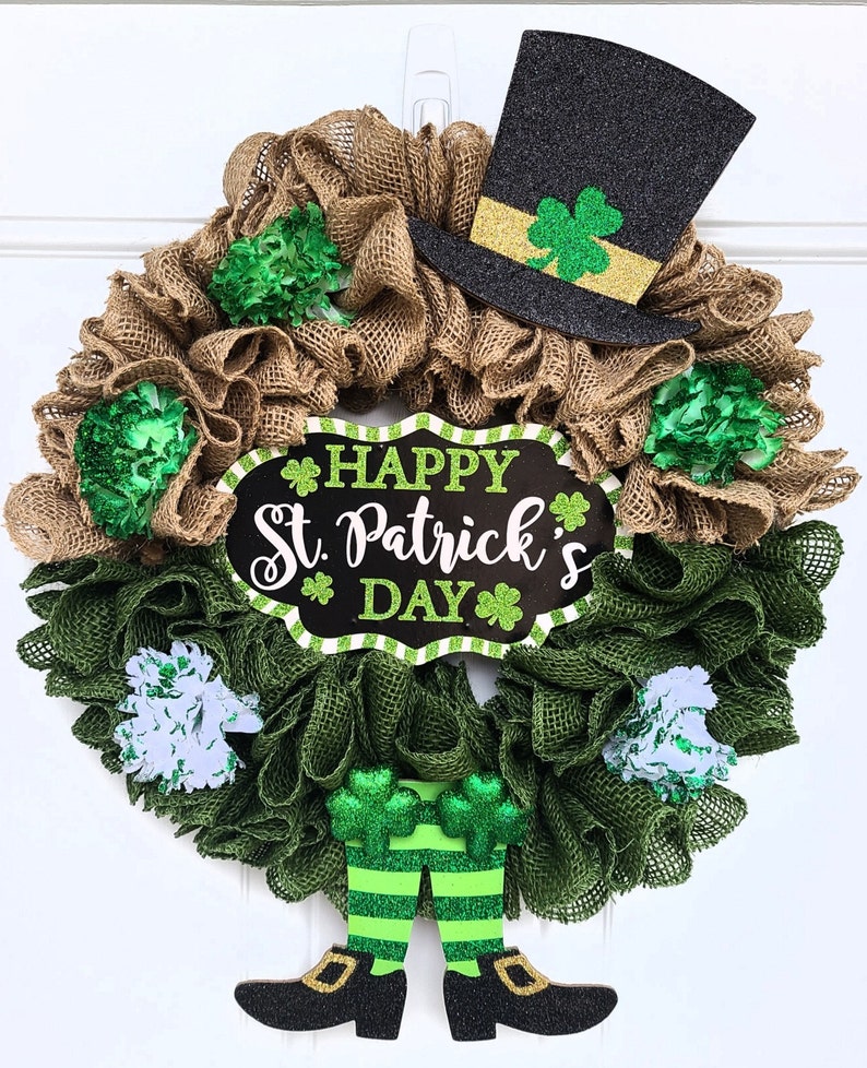 15 Super Cool St. Patrick's Day Wreath Designs That Invite The Luck Of The Irish