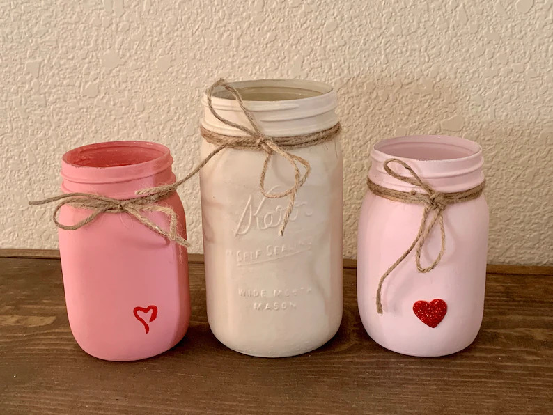16 Cute Valentine's Mason Jar Decorations You Will Love