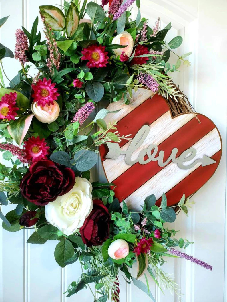 18 Passionate Valentine's Day Wreath Designs For A Cute Welcome