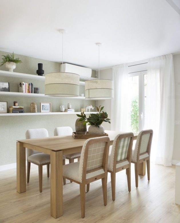 The Keys For a Bright Home - Neutrals With Colors And Lots of Light