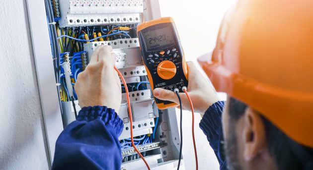 6 Best Tips For Choosing The Right Electrician For Your Luxury Home