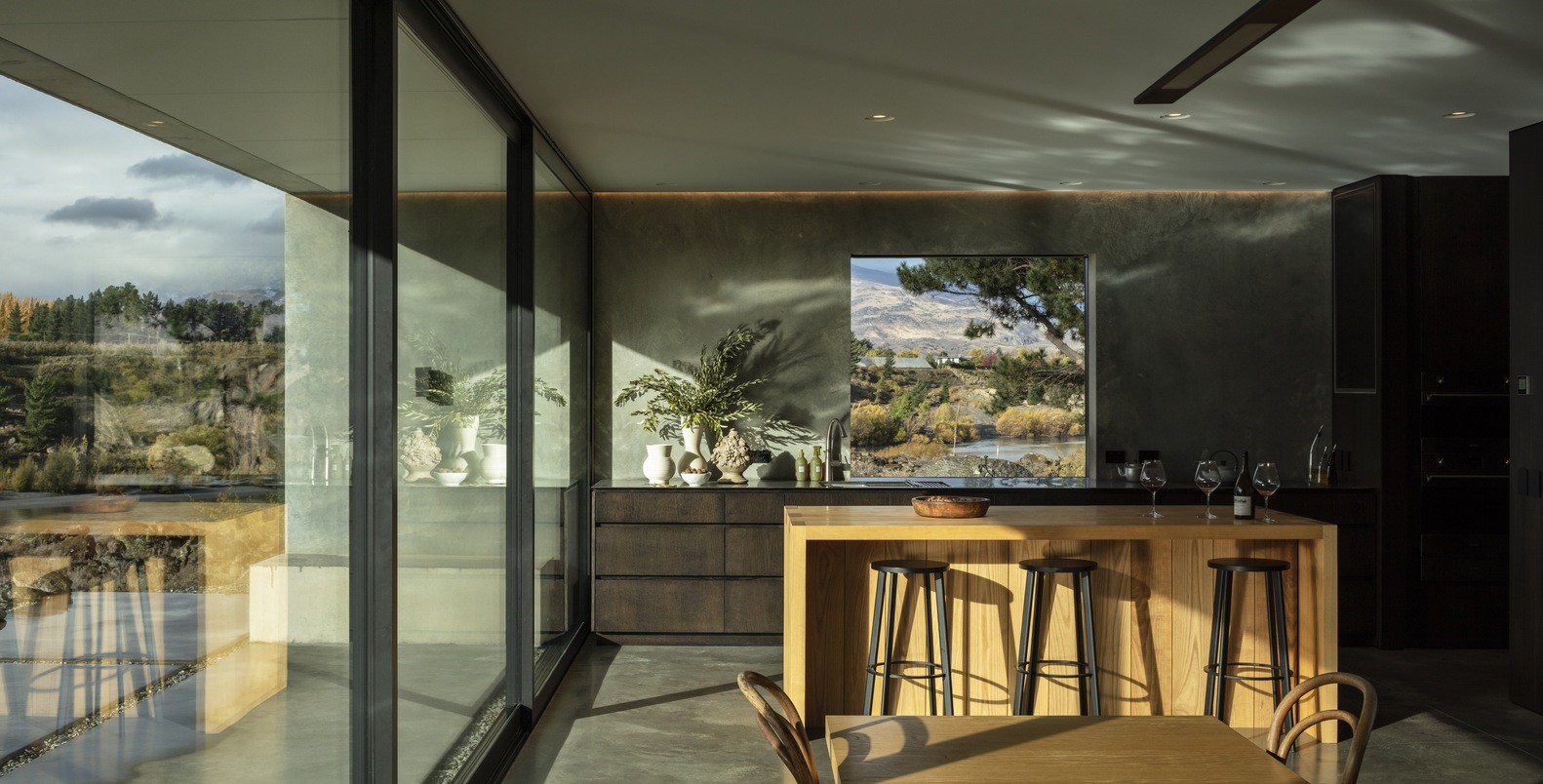 Black Quail House by Bergendy Cooke in New Zealand Black Quail House by Bergendy Cooke in New Zealand