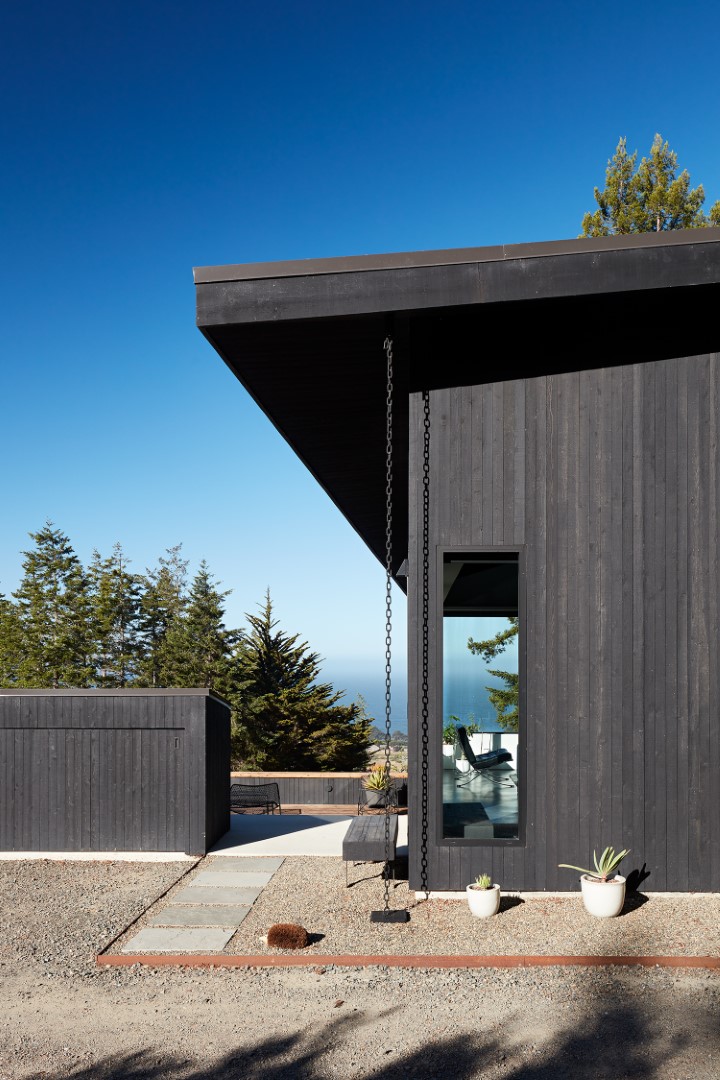 Castle Black by Klopf Architecture: A Harmonious Blend of Modern Design and Nature Castle Black by Klopf Architecture: A Harmonious Blend of Modern Design and Nature