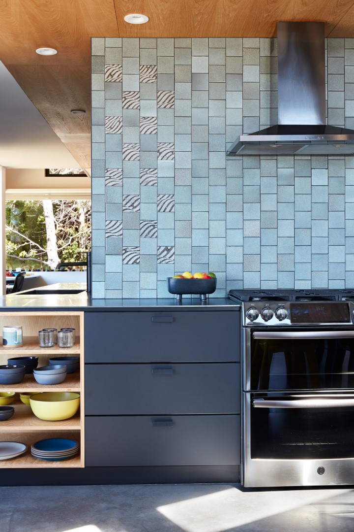 Castle Black by Klopf Architecture: A Harmonious Blend of Modern Design and Nature Castle Black by Klopf Architecture: A Harmonious Blend of Modern Design and Nature