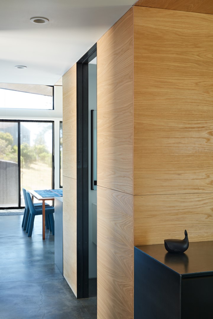 Castle Black by Klopf Architecture: A Harmonious Blend of Modern Design and Nature Castle Black by Klopf Architecture: A Harmonious Blend of Modern Design and Nature