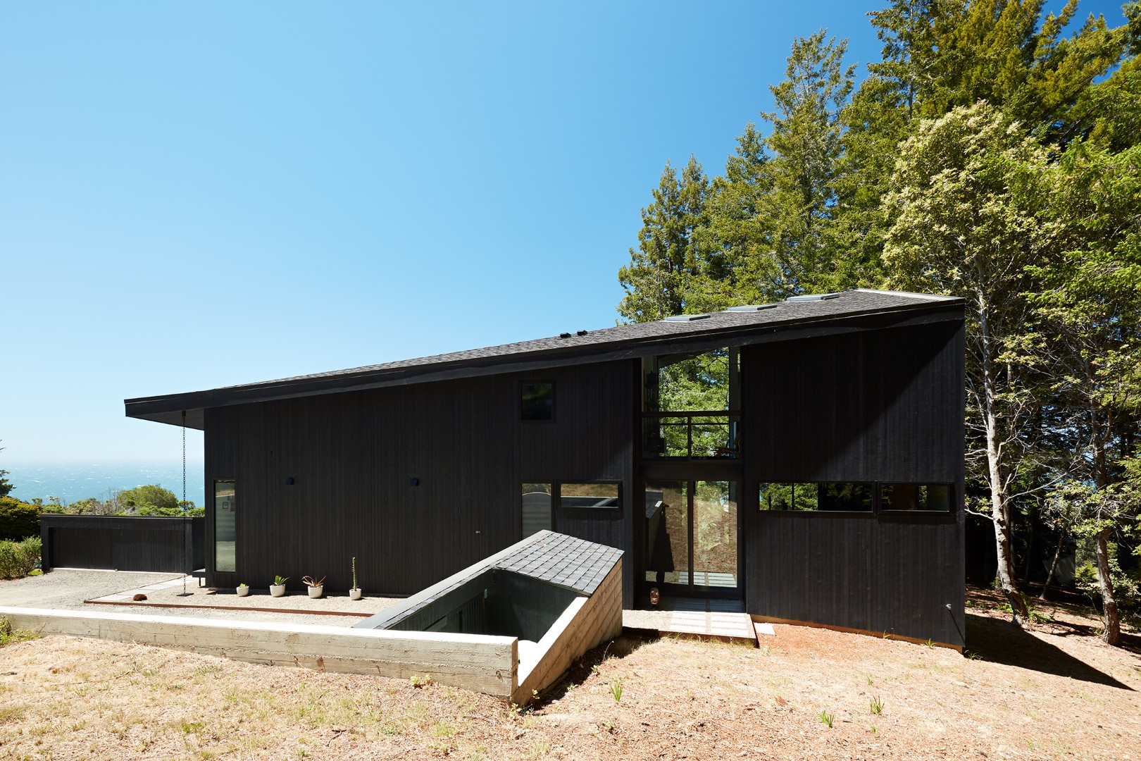 Castle Black by Klopf Architecture: A Harmonious Blend of Modern Design and Nature Castle Black by Klopf Architecture: A Harmonious Blend of Modern Design and Nature
