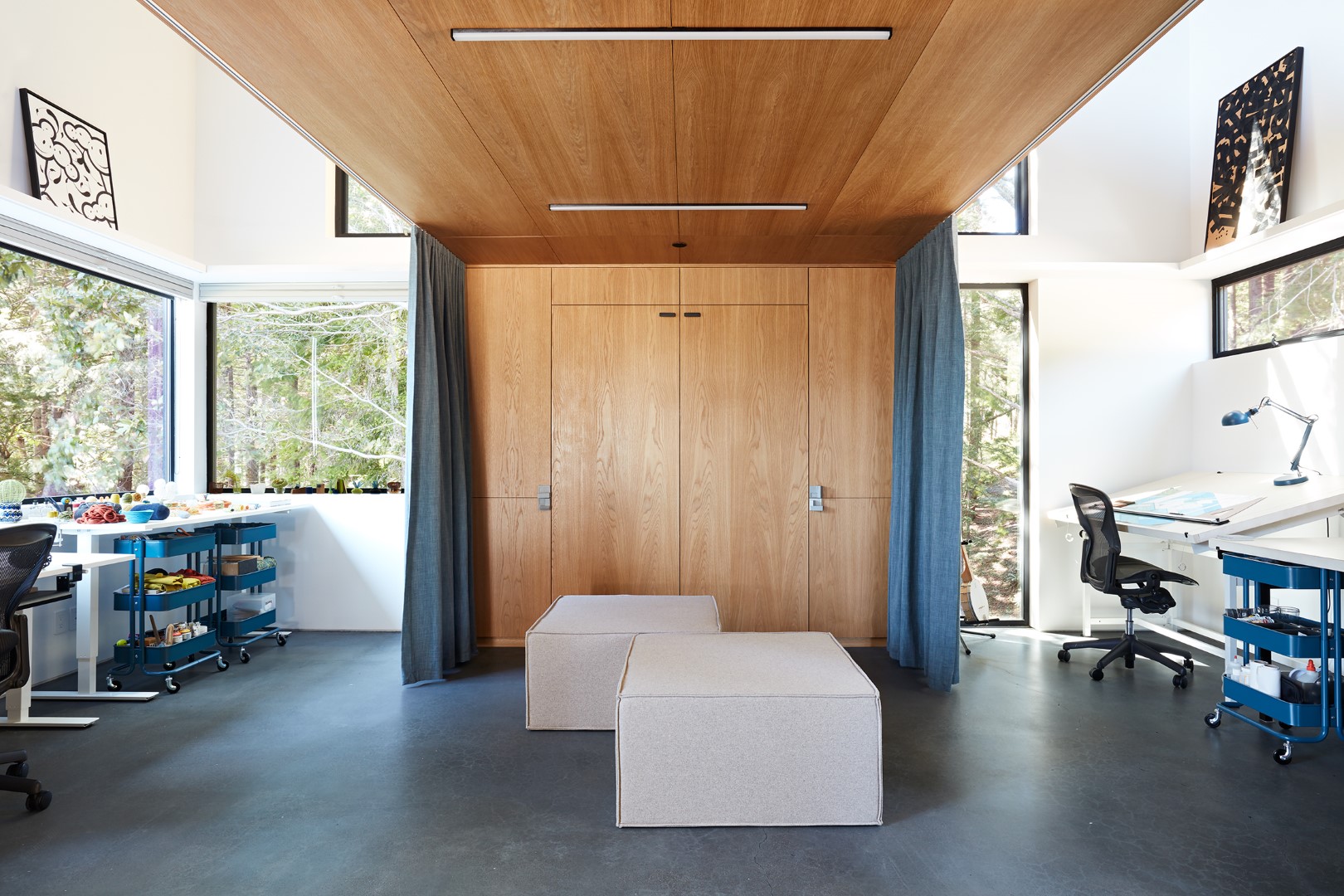 Castle Black by Klopf Architecture: A Harmonious Blend of Modern Design and Nature Castle Black by Klopf Architecture: A Harmonious Blend of Modern Design and Nature