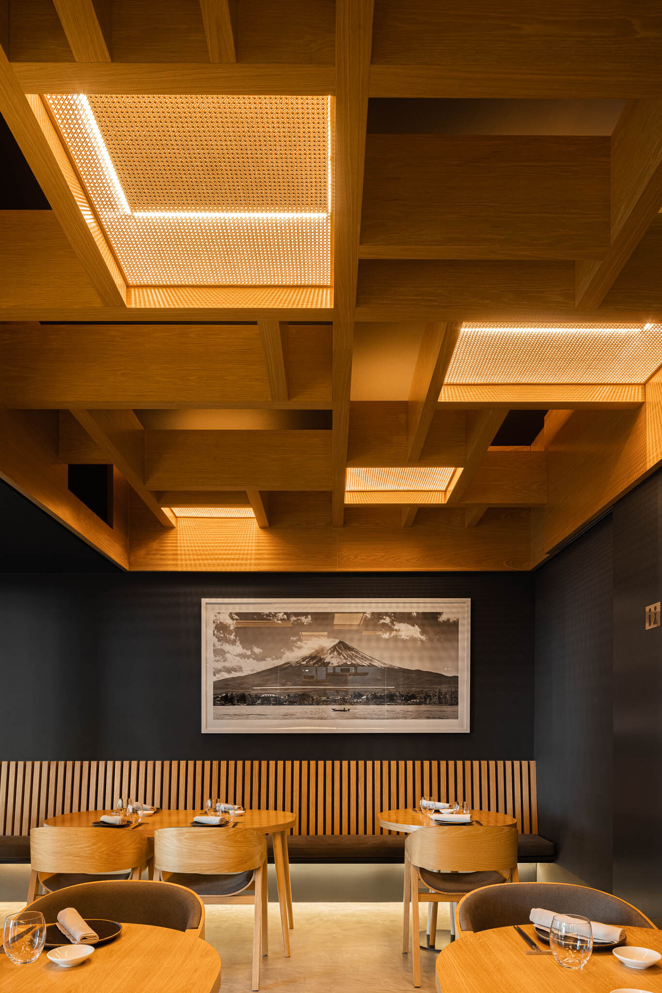 Intimate and minimal is the new Fuji Restaurant in the Azores Intimate and minimal is the new Fuji Restaurant in the Azores